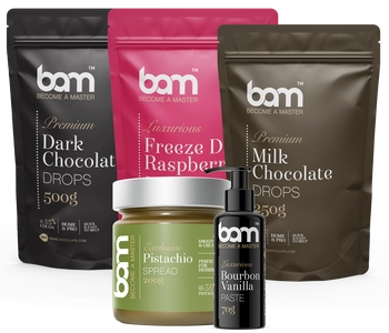 set pasticceria per dessert nel cono