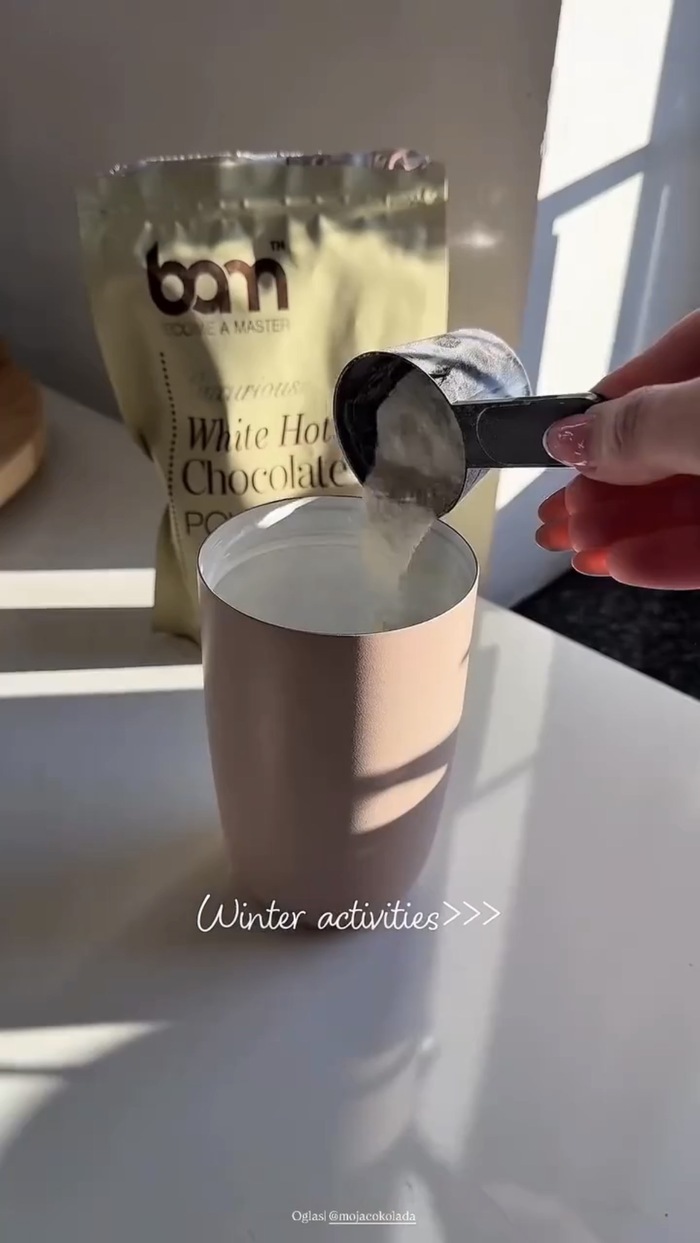 Bela vroča čokolada