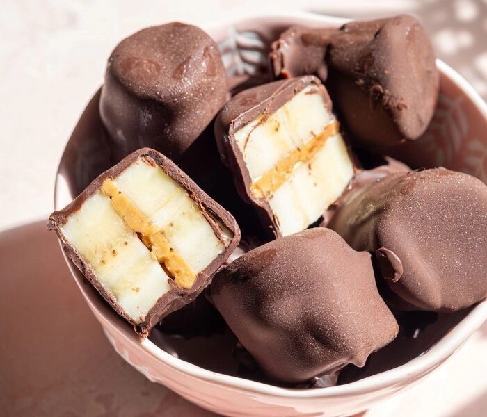 merenda ghiacciata al cioccolato e banana